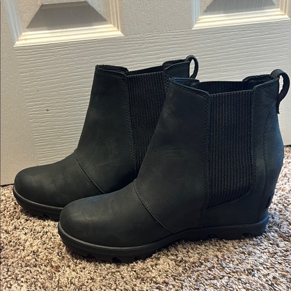 Sorel wedge Women's Black Ankle Boots size 8 - Picture 2 of 5